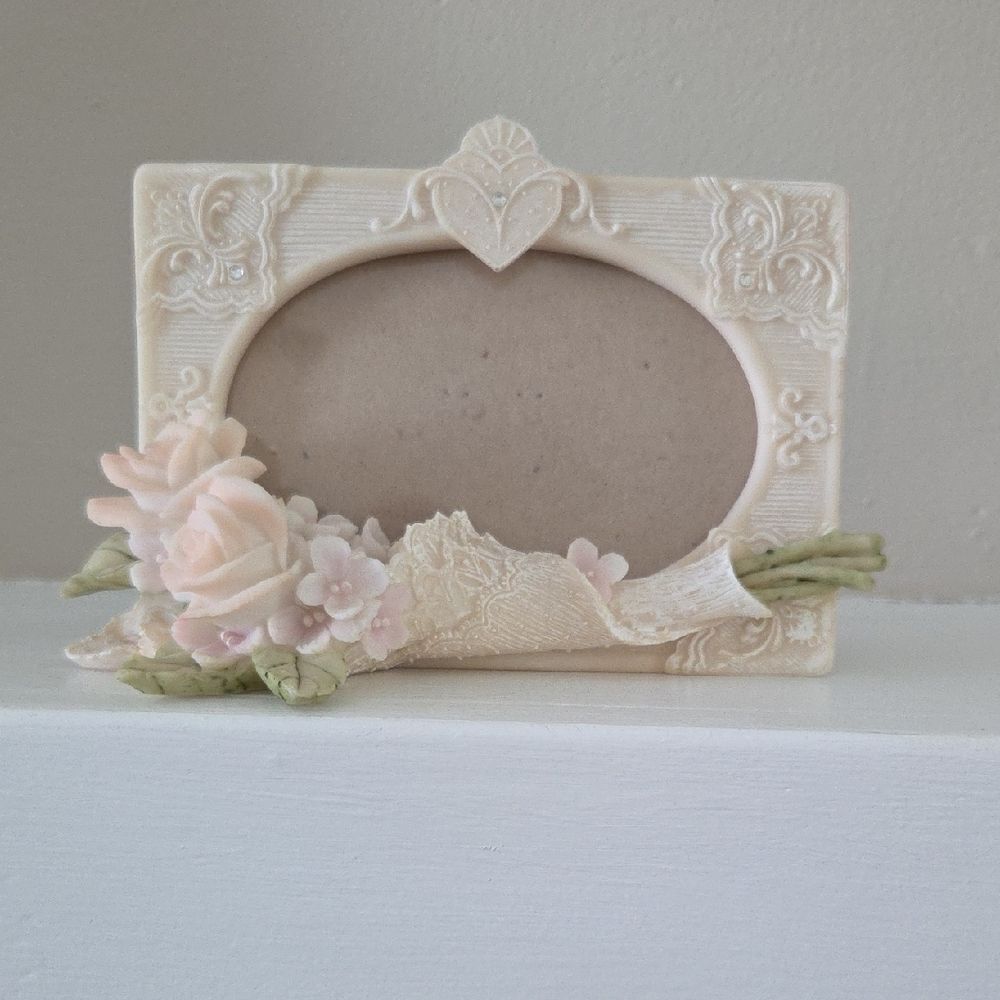 Delicate Cream Floral Decorative Photo Frame